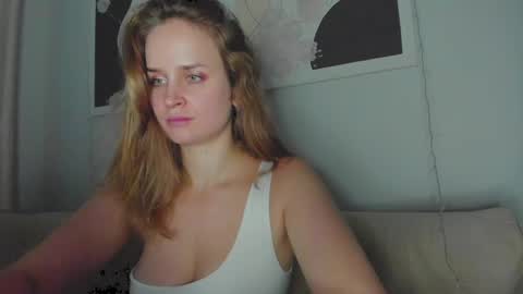 Snapshot of tony_and_alice chatting on December 2024 08:29:01 PM Tony and Alice online show from December 2024 08:29:01 PM