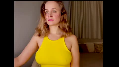 Snapshot of tony_and_alice chatting on January 2025 07:29:02 PM Tony and Alice online show from January 2025 07:29:02 PM