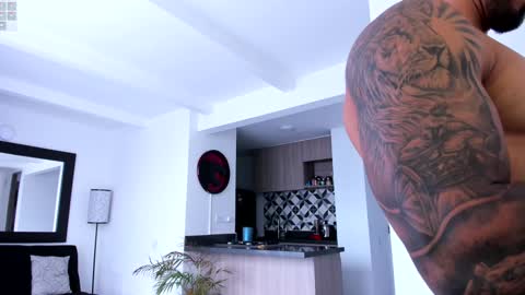 tony muscle1 online show from December 2024 08:32:01 PM