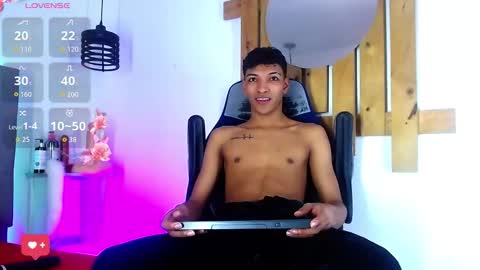 Snapshot of tony_rick_ chatting on November 2025 04:13:02 AM Tony And Rick online show from November 2025 04:13:02 AM