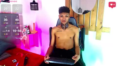 Snapshot of tony_rick_ chatting on December 2025 02:53:01 AM Tony And Rick online show from December 2025 02:53:01 AM