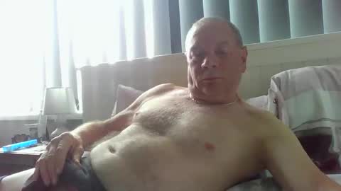 tonygibbson62 online show from May 2026 10:33:02 AM