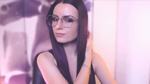 Elizabeth online show from January 2025 06:10:02 PM