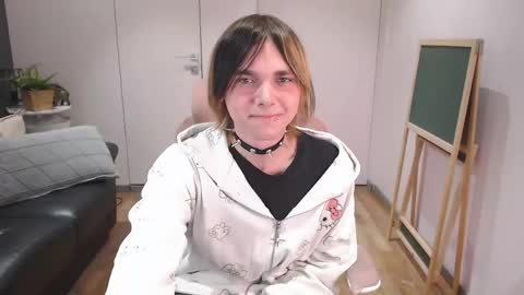 Snapshot of too_silly_ chatting on May 2026 06:10:02 AM too_silly_ online show from May 2026 06:10:02 AM