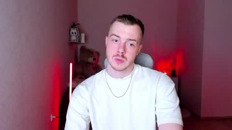 Snapshot of toohornyserj chatting on January 2025 11:13:01 PM toohornyserj online show from January 2025 11:13:01 PM