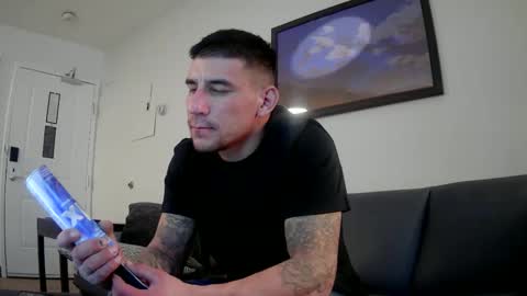 Snapshot of toomuchsmoke chatting on March 2025 06:24:02 AM toomuchsmoke online show from March 2025 06:24:02 AM