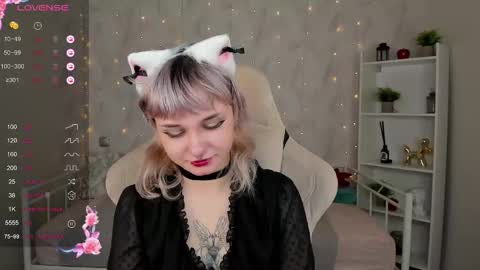 Snapshot of tori_cutie chatting on October 2025 12:11:02 AM Tori online show from October 2025 12:11:02 AM