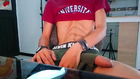 Enzo Moretti online show from October 2025 01:46:01 AM