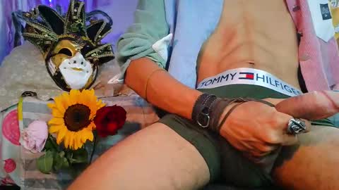 Enzo Moretti online show from October 2025 12:11:02 AM