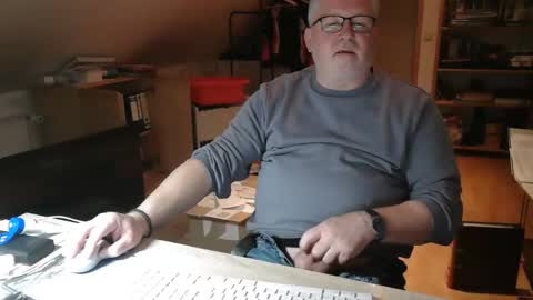 Snapshot of toto758 chatting on October 2025 09:02:01 PM toto758 online show from October 2025 09:02:01 PM