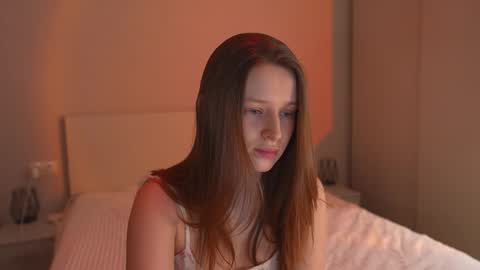 Bella online show from November 2025 04:33:01 PM