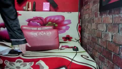 tracy_ks online show from October 2025 02:18:01 PM
