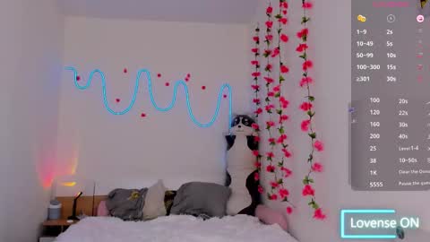 Ariana and Erik online show from October 2025 01:12:02 PM