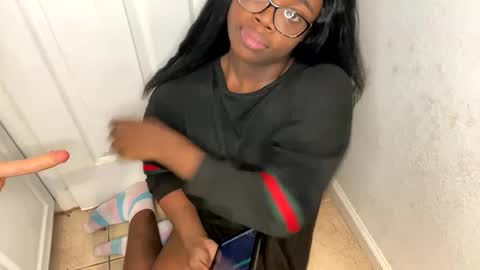 TransDomme Omi online show from October 2025 03:12:02 AM