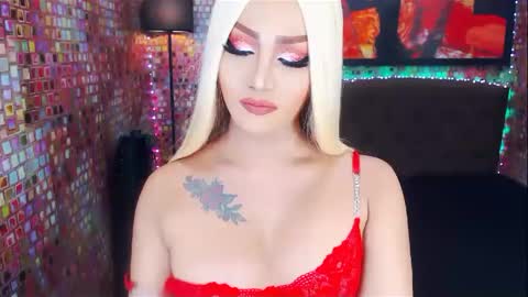 Snapshot of transplayfullolivia chatting on February 2025 02:14:01 AM KYLIE BELLA TS online show from February 2025 02:14:01 AM