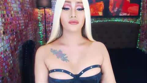 Snapshot of transplayfullolivia chatting on February 2025 03:47:02 AM KYLIE BELLA TS online show from February 2025 03:47:02 AM