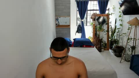 travis bakerr online show from December 2024 02:57:02 PM