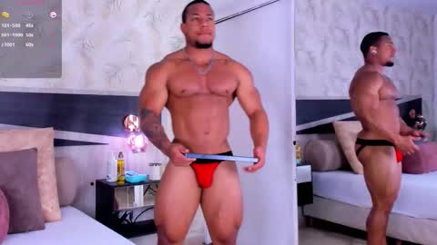 Snapshot of travis_lenox_ chatting on November 2025 09:03:01 PM Travis online show from November 2025 09:03:01 PM