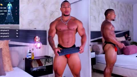 Snapshot of travis_lenox_ chatting on December 2025 03:52:01 PM Travis online show from December 2025 03:52:01 PM