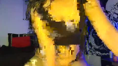 travisandnina online show from December 2025 04:27:01 PM