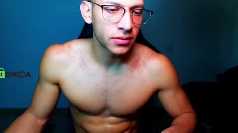 Snapshot of travisdiamonds chatting on December 2024 01:10:02 AM TRAVIS. online show from December 2024 01:10:02 AM