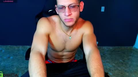 Snapshot of travisdiamonds chatting on February 2025 07:36:01 PM TRAVIS. online show from February 2025 07:36:01 PM