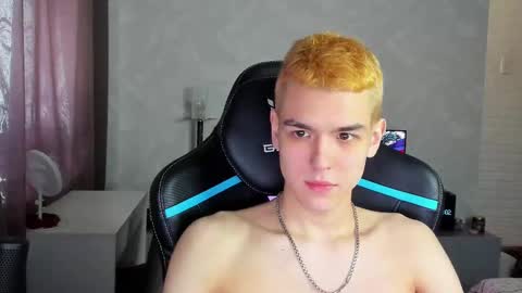 travisrivas online show from March 2025 08:00:01 AM