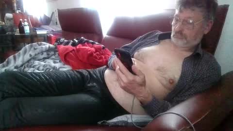 Snapshot of trebgeis1 chatting on April 2026 04:01:01 PM trebgeis1 online show from April 2026 04:01:01 PM