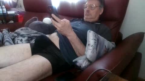 Snapshot of trebgeis1 chatting on April 2026 11:03:02 AM trebgeis1 online show from April 2026 11:03:02 AM