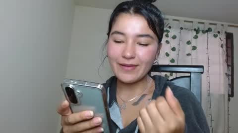 trebol_4 online show from April 2026 08:01:02 PM