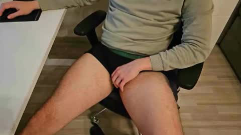 tree1989 online show from December 2024 07:03:02 PM