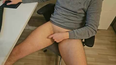 tree1989 online show from February 2025 12:06:02 AM