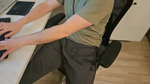 tree1989 online show from February 2025 07:50:02 PM