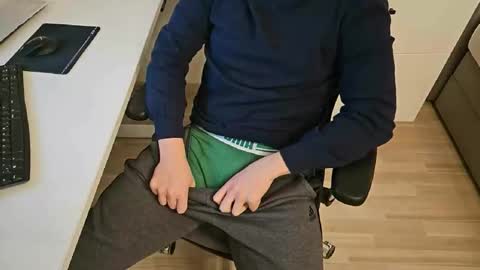 tree1989 online show from February 2025 06:37:01 PM