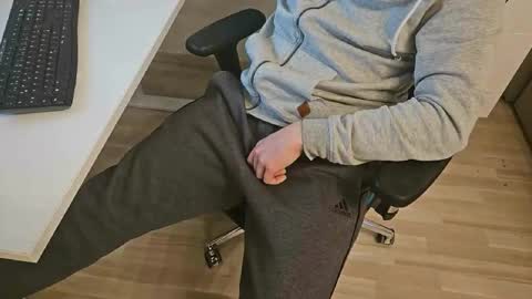 tree1989 online show from March 2025 07:49:02 PM