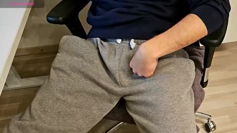 tree1989 online show from October 2025 05:56:01 PM