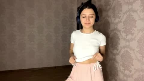 Bella online show from April 2026 05:10:01 PM