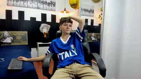 Snapshot of trevor_mob chatting on June 2026 04:52:01 PM trevor_mob online show from June 2026 04:52:01 PM