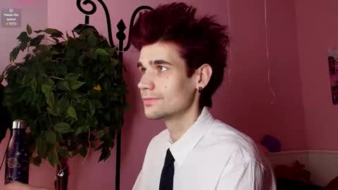 Snapshot of trevor_thomson chatting on February 2026 04:27:02 PM Trevor online show from February 2026 04:27:02 PM