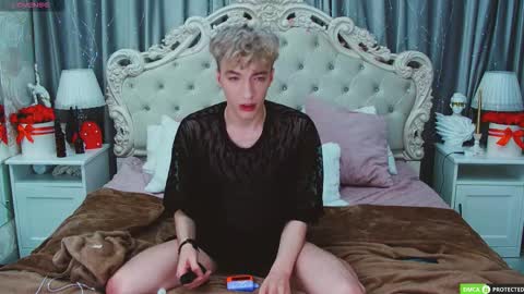 Snapshot of trevorbenson chatting on November 2025 09:35:01 PM TrevorBenson online show from November 2025 09:35:01 PM