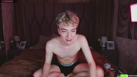 Snapshot of trevorbenson chatting on November 2025 04:00:01 AM TrevorBenson online show from November 2025 04:00:01 AM