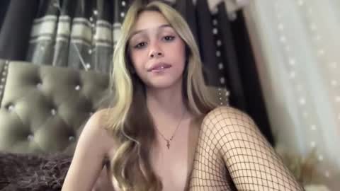 Snapshot of triana_ortega chatting on January 2025 04:59:01 PM Triana online show from January 2025 04:59:01 PM