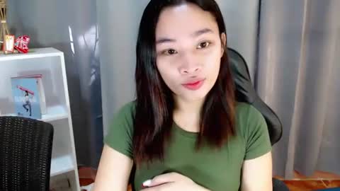 Snapshot of tricia_slut chatting on May 2026 06:19:01 AM tricia_slut online show from May 2026 06:19:01 AM