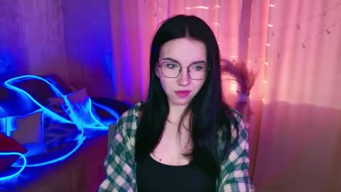 TriciaDaisy online show from April 2026 02:43:02 PM