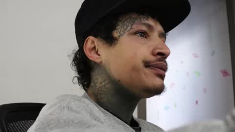 - trieone online show from October 2025 12:05:02 PM