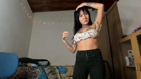 Snapshot of tristan_fantasycam22 chatting on October 2025 09:33:01 PM Tristan And Samara online show from October 2025 09:33:01 PM