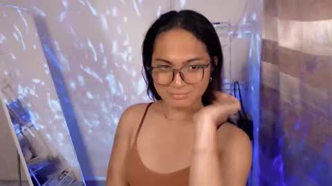 Trixie Love online show from May 2026 12:02:01 PM