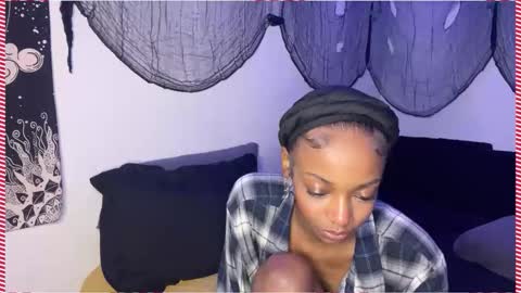 trixie_luv online show from December 2025 02:11:01 PM