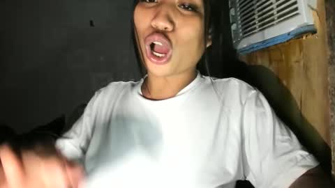 Snapshot of trixiebayeserra chatting on October 2025 04:08:01 PM trixiebayeserra online show from October 2025 04:08:01 PM
