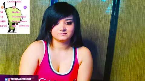 trixiedoescamcam online show from September 2025 05:56:01 PM